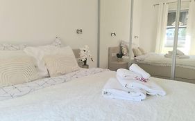 Brand New Lovely Apartment Bella
